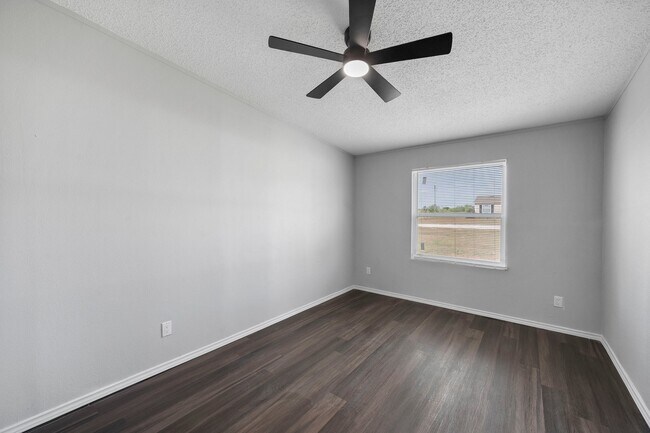 Foto del edificio - 377 NW County Rd 2005