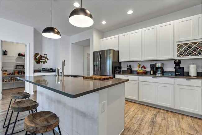 Foto del edificio - 2163 Bay Line Rd