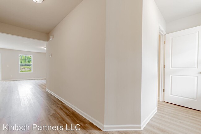 Building Photo - 4 br, 2.5 bath House - 226 Boulder Ridge Loop