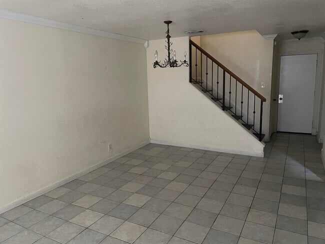 Foto del edificio - 723 Northcreek Dr