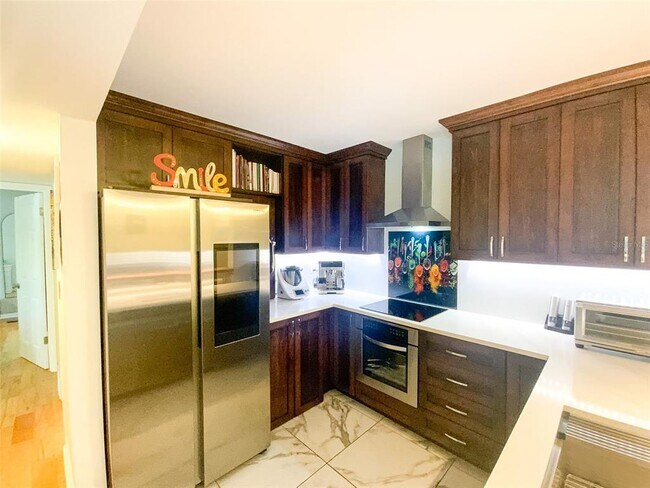 Foto del edificio - 3134 Lake Pine Way S