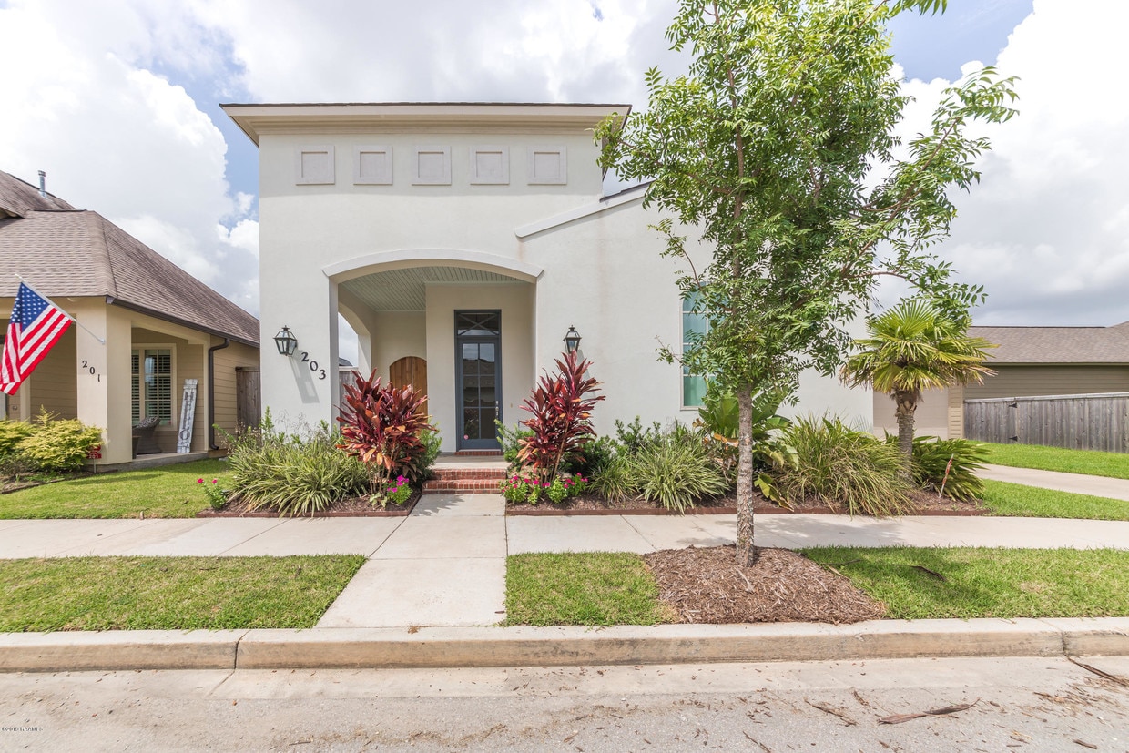 203 Catalina Ln, Youngsville, LA 70592 House Rental in Youngsville