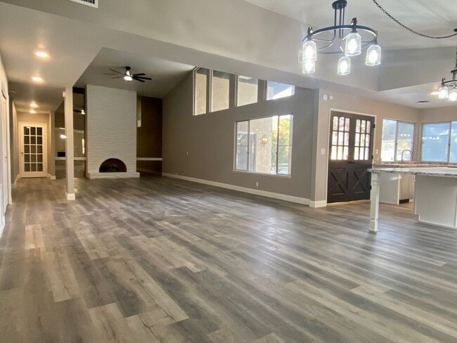 Building Photo - NORTHWEST POOL HOME AVAILABLE NOW!