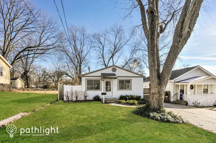 Primary Photo - 640 Clover Lane, St. Louis, MO, 63126