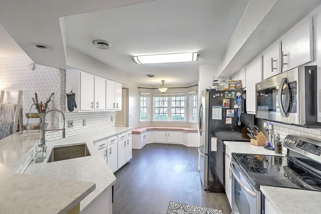 Building Photo - Spacious Home in Beaumont!