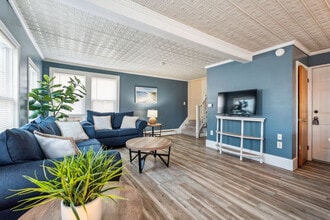 Building Photo - 2 Dover Ave Building Photo - 2 Dover Ave