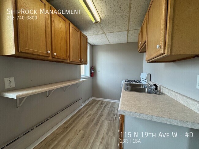 Building Photo - 115 N 19th Ave W