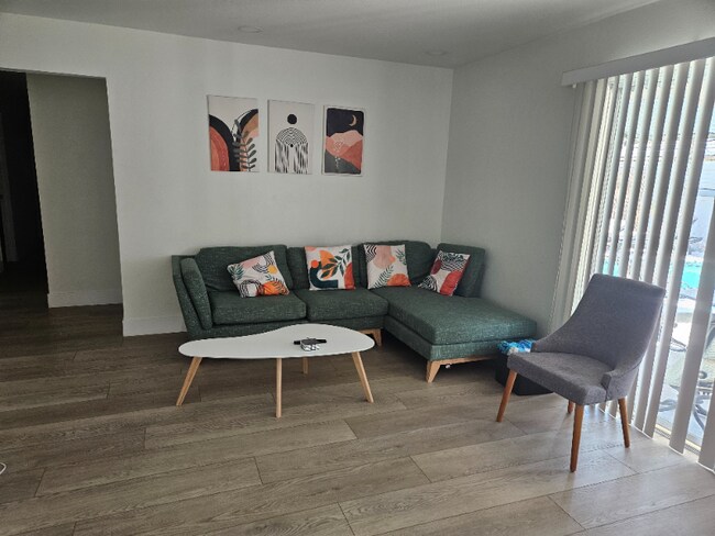 Foto del edificio - 105 Marigold Ln