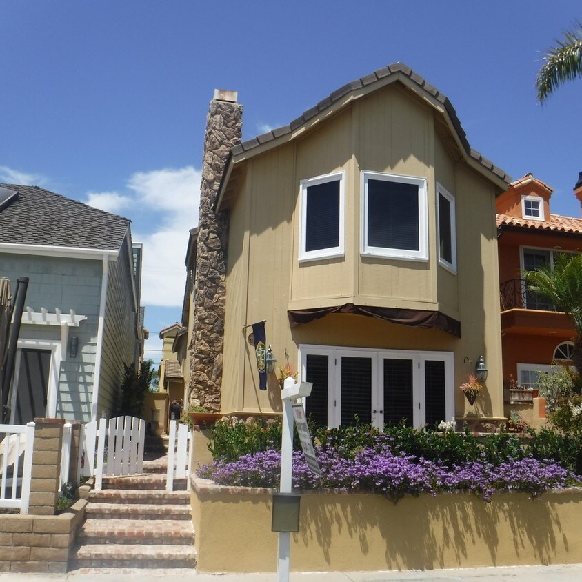 403 19th St, Huntington Beach, CA 92648 House for Rent in Huntington