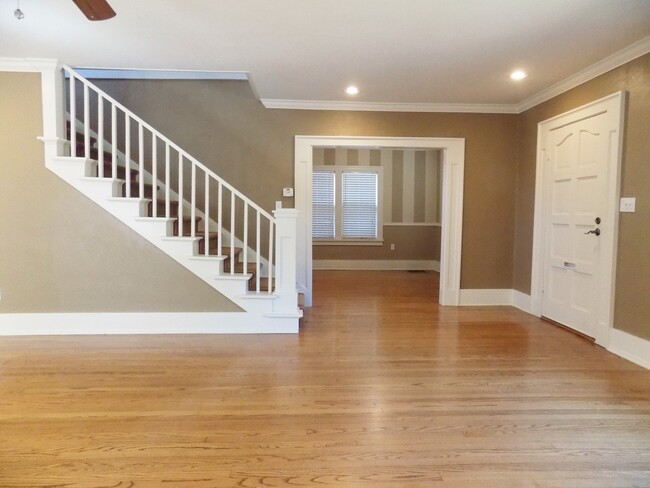 Building Photo - 1940’s GORGEOUS home in Norman, Classen Mi...