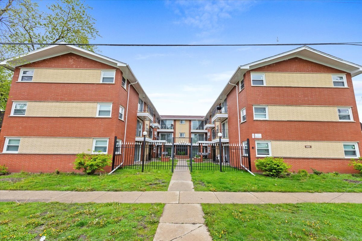 Foto principal - 14121 S Stewart Ave