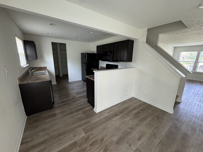 Building Photo - 985 Shenandoah Way