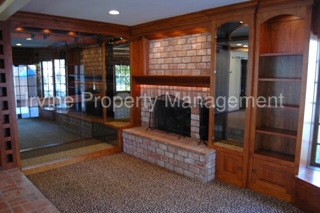 Building Photo - 13101 Cottonwood Dr