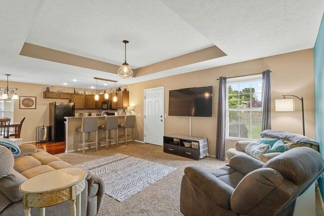 Building Photo - 4101 N Thistle Dr
