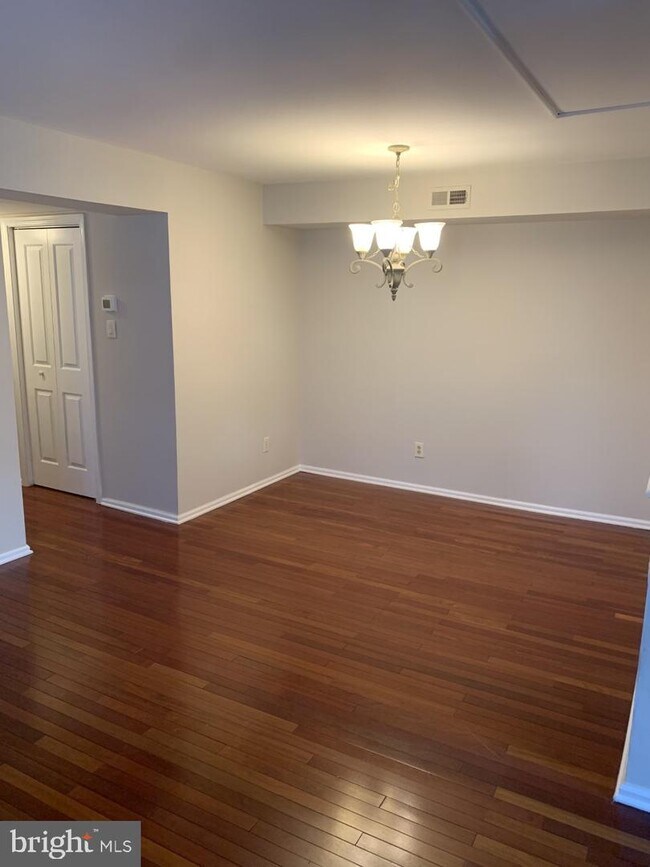304 Gravel Hill Station Unit 304, Southampton, PA 18966 Room for Rent