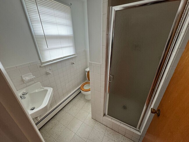 Foto del edificio - Apartment 2nd fl