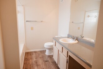 Building Photo - The Crossings Apartments