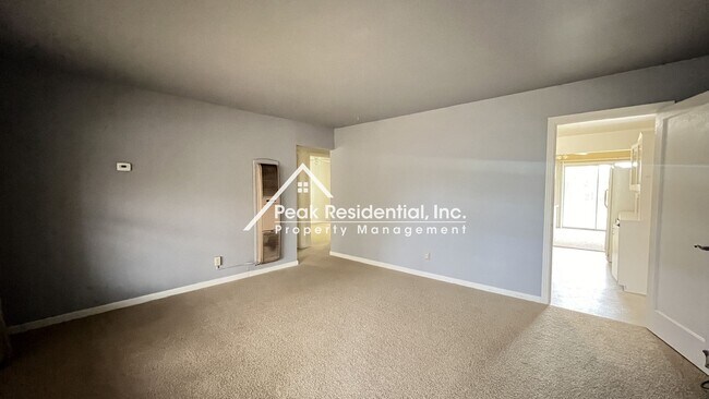 Building Photo - Charming Sacramento 2bd/1ba Home!