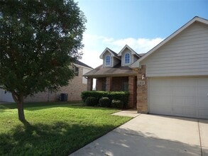 Building Photo - 1121 Beaverwood Ln