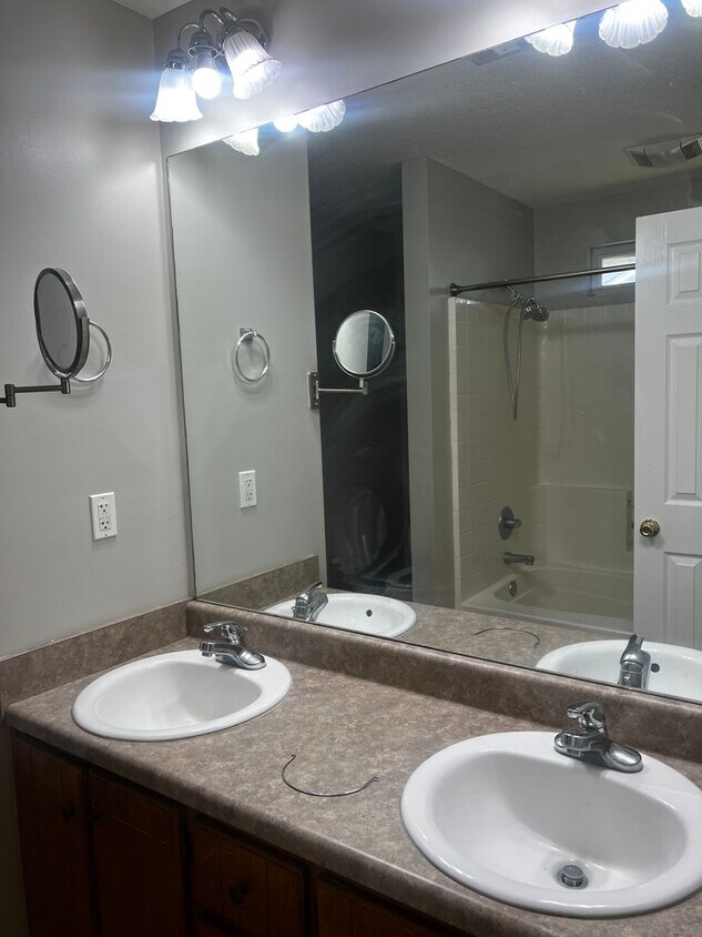Foto del edificio - 3/2 Centrally located!