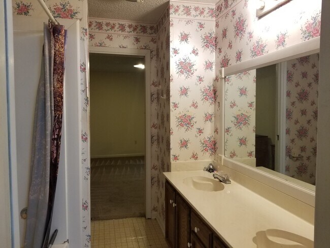 Building Photo - 5245 Brightside View Dr