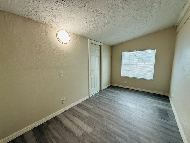 Building Photo - remodeled home in St. Pete