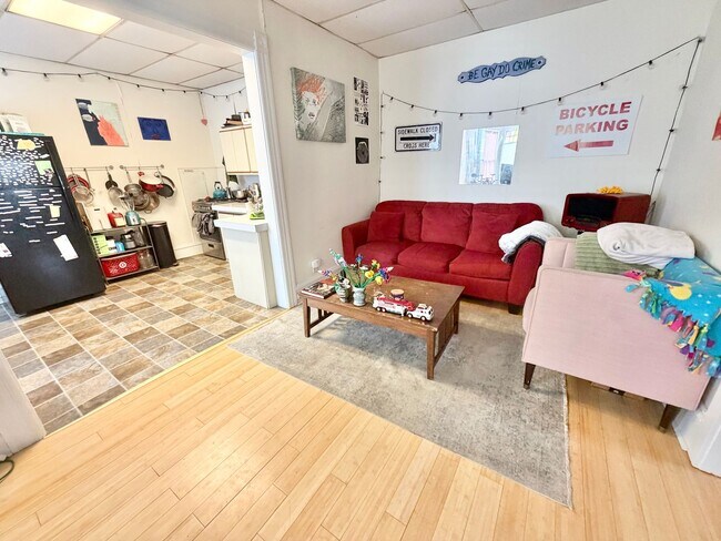 Building Photo - 81-83 Monroe Street