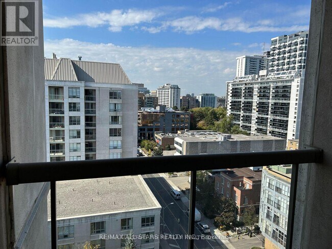 Building Photo - 225 Merton St