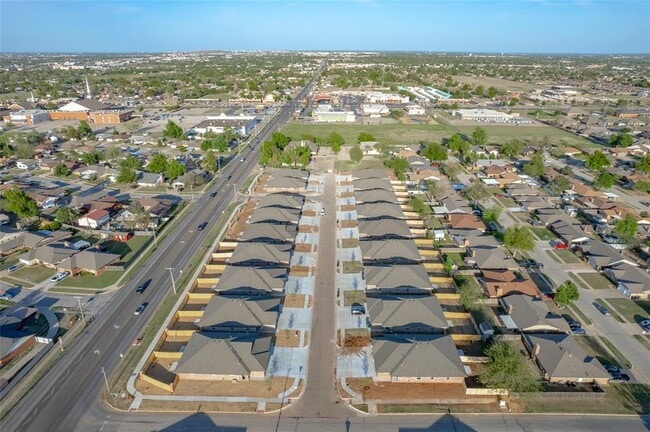 Building Photo - 2324 SW 90th Pl