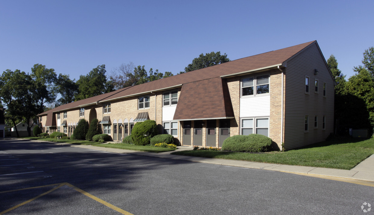 Primary Photo - Delaware Apartments