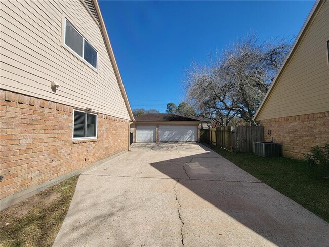 Foto del edificio - 1207 Westgreen Blvd