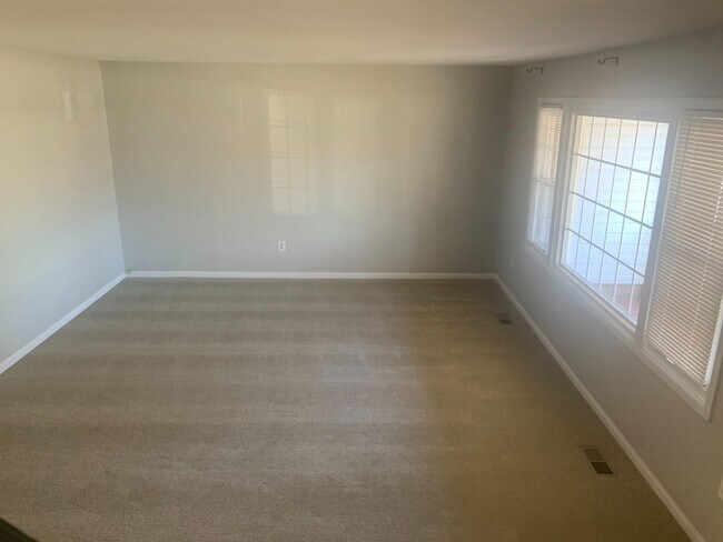 Foto del edificio - 13217 Poplar Tree Rd