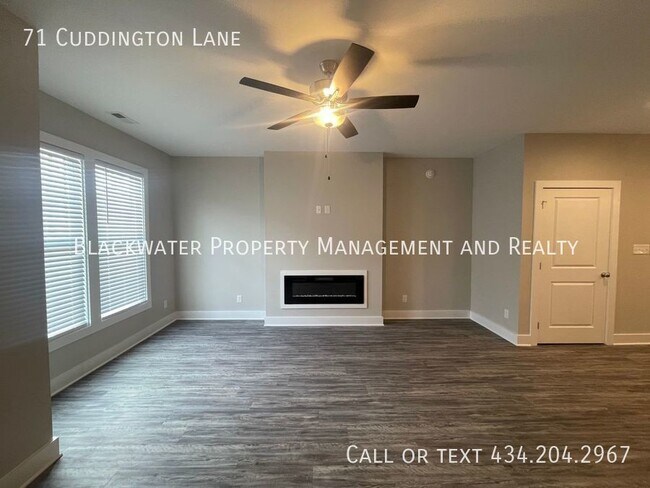Building Photo - MOVE IN SPECIAL: 1/2 off First Full Month'...