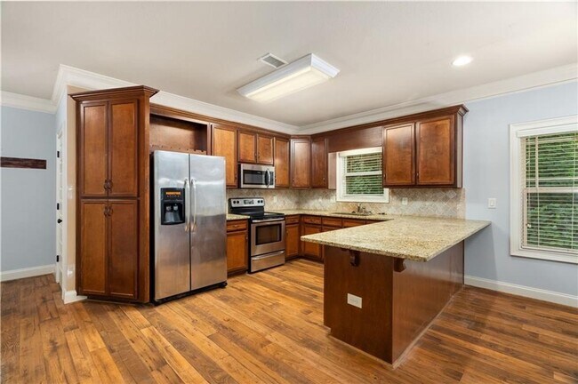 Foto del edificio - Spacious 5BR/4BA Home Near Downtown Auburn...