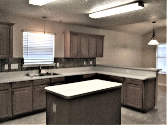 Building Photo - 1801 Cancun Dr
