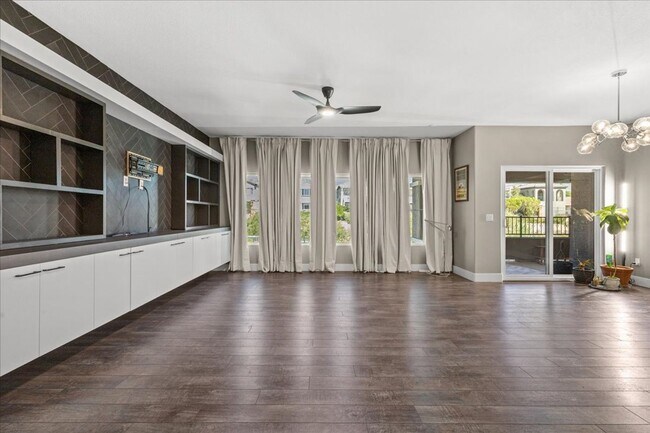 Building Photo - Elegant Summerlin 2 Bedroom Retreat with Designer Finishes
