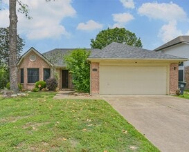 Building Photo - 1021 N Sunset Dr