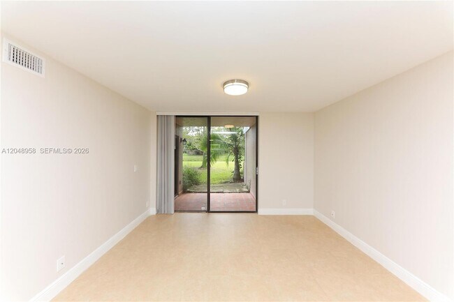 Foto del edificio - 10125 W Sunrise Blvd