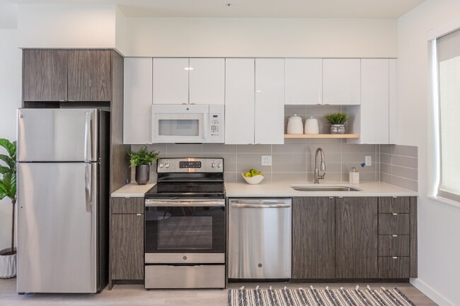 Building Photo - 3445 SE Gladstone St