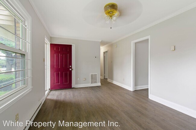 Foto del edificio - 3 br, 1 bath House - 300 Arrowood Rd.