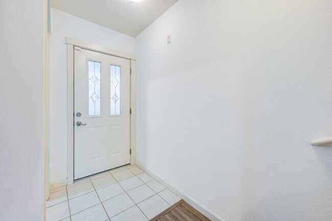 Foto del edificio - 3 bedroom 2.5 bathrooms.