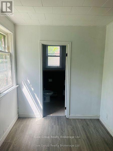 Photo du bâtiment - 406 Simcoe St