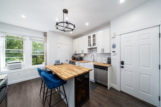 Building Photo - 813 Willow Ave