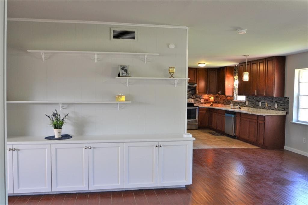 Foto principal - 8626 Nairn St