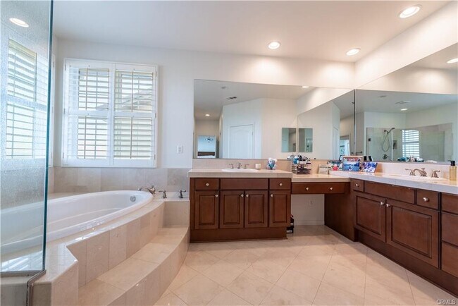 Foto del edificio - 20700 Campania Ln
