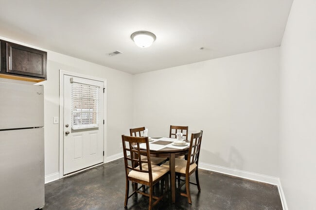 Building Photo - 1615 Railton Ct