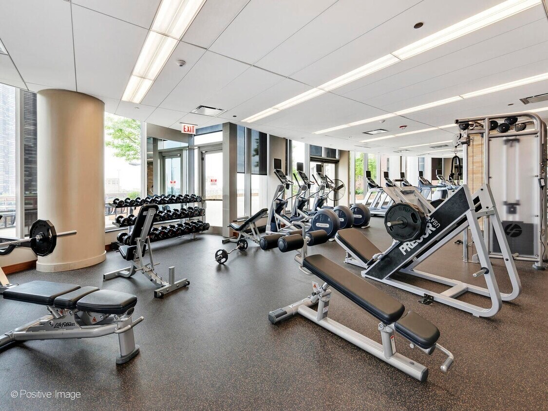 Foto del edificio - 420 E Waterside Dr