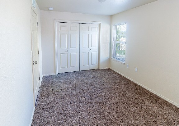 Foto del edificio - Brassy Cove Apartments