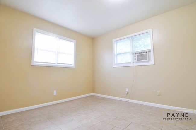 Building Photo - 4223 Rosemont Dr