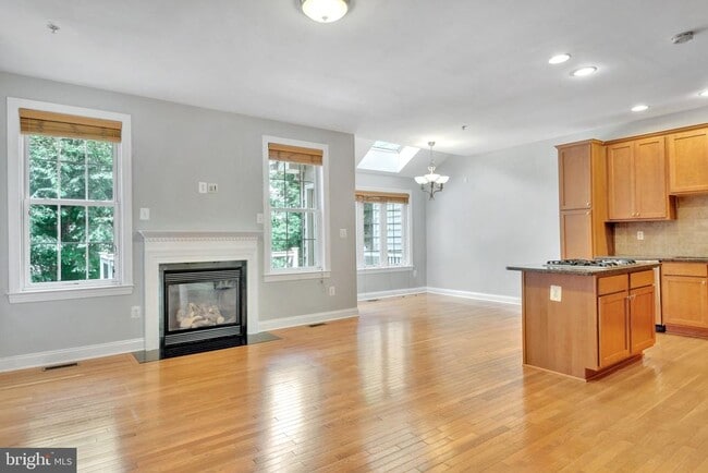 Building Photo - 4238 Chariot Way